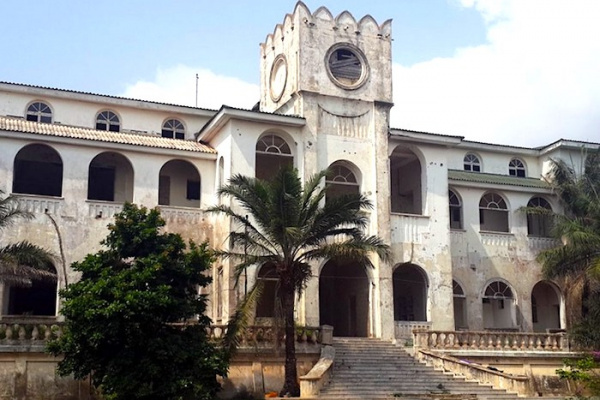 Togo : l’ancien Palais des Gouverneurs, transformé en centre d’art et de culture, ouvrira ses portes en Avril